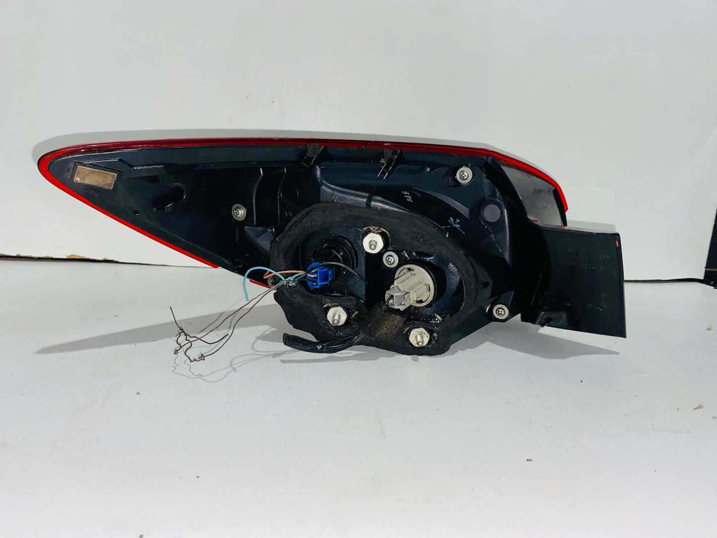 STOP DERECHO PARA MAZDA 3 SEDAN (2014-2018)