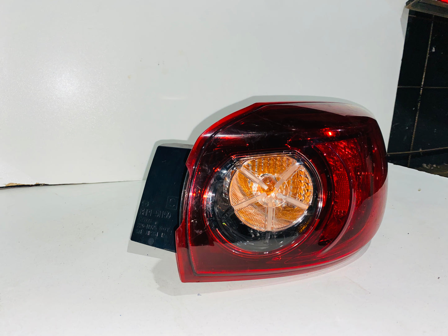 STOP DERECHO PARA MAZDA 3 SEDAN (2014-2018)