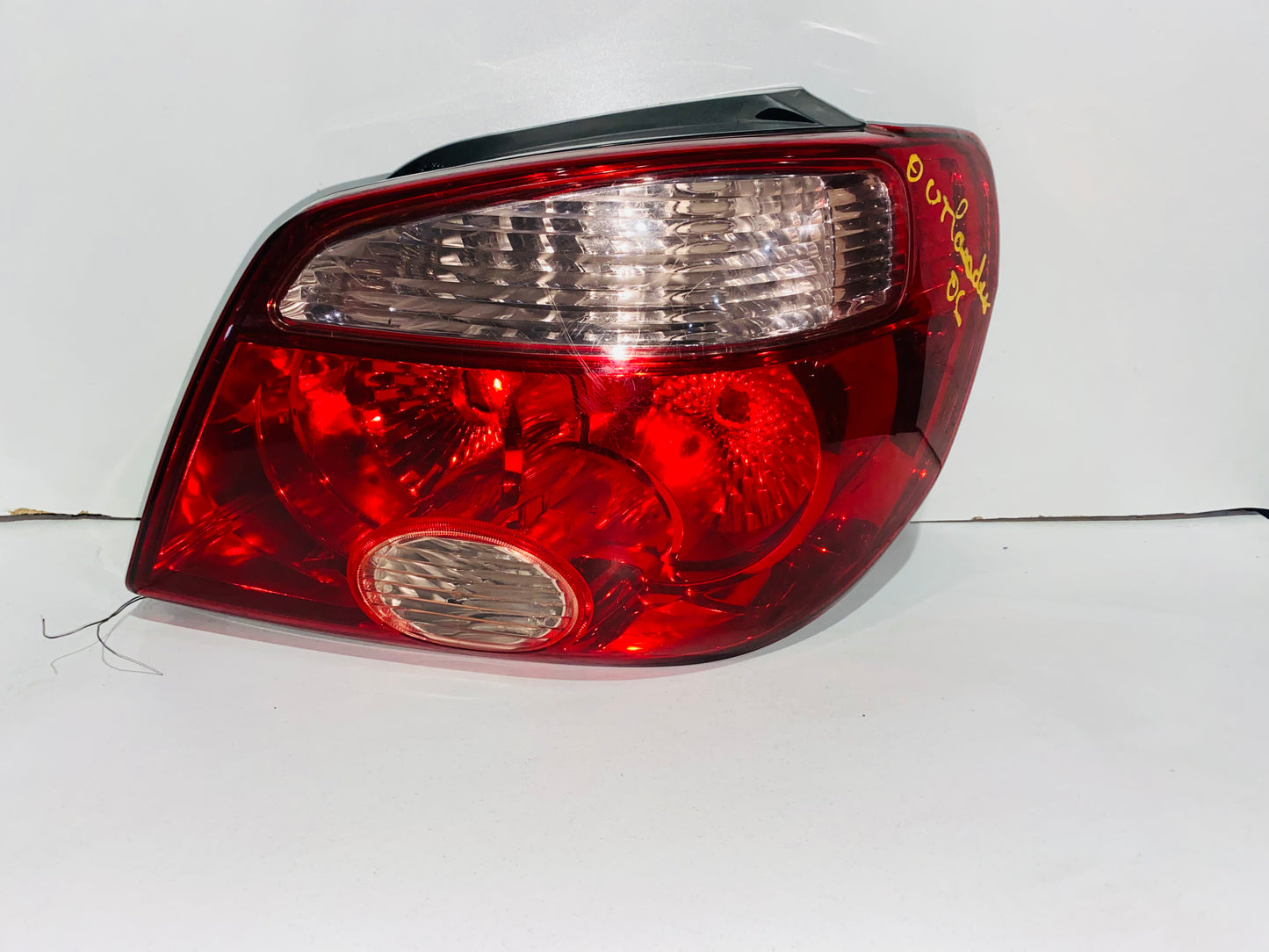 STOP DERECHO PARA MITSUBISHI OUTLANDER (2005-2006)