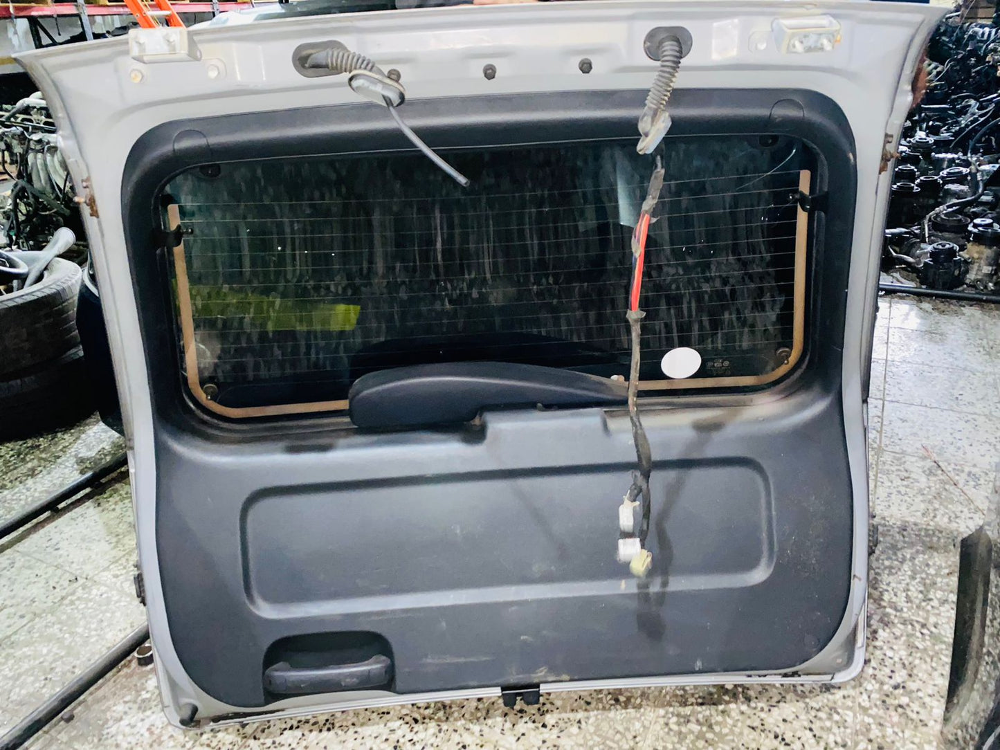 COMPUERTA DE KIA SPORTAGE 2005-2010