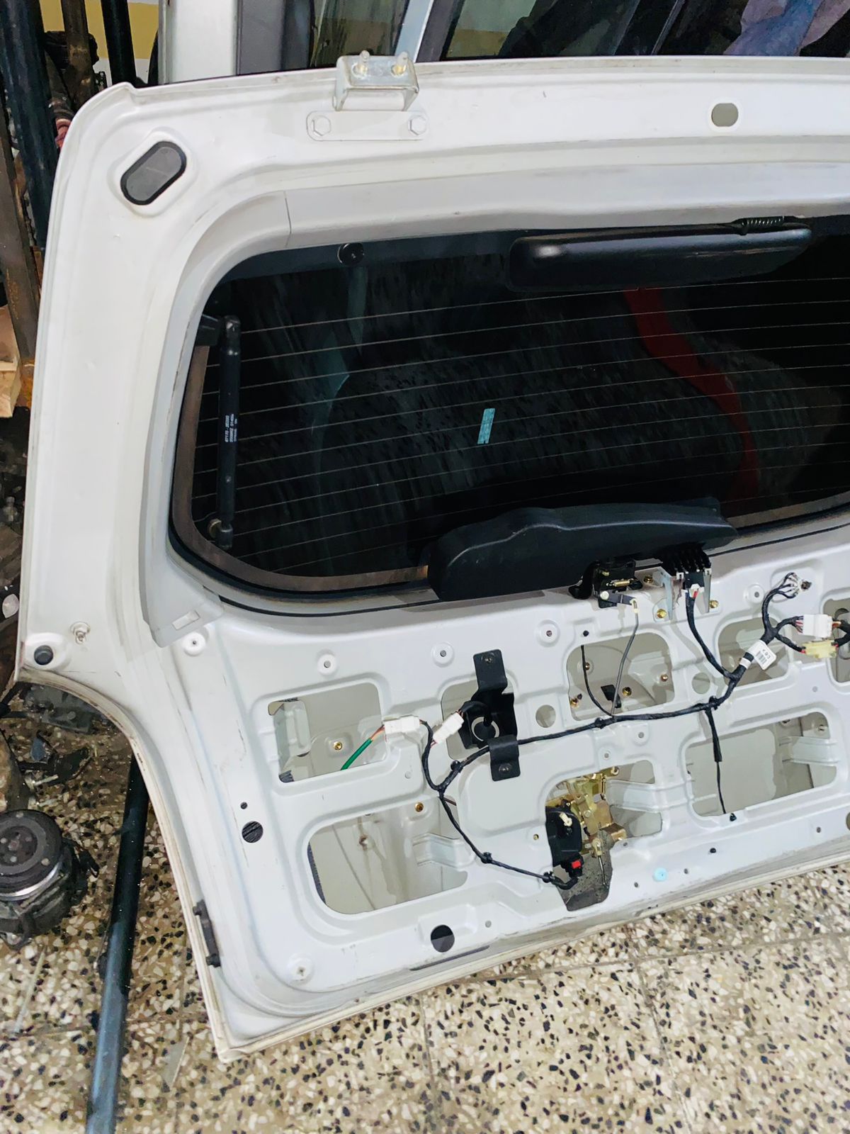 COMPUERTA PARA HYUNDAI TUCSON 2004-2009