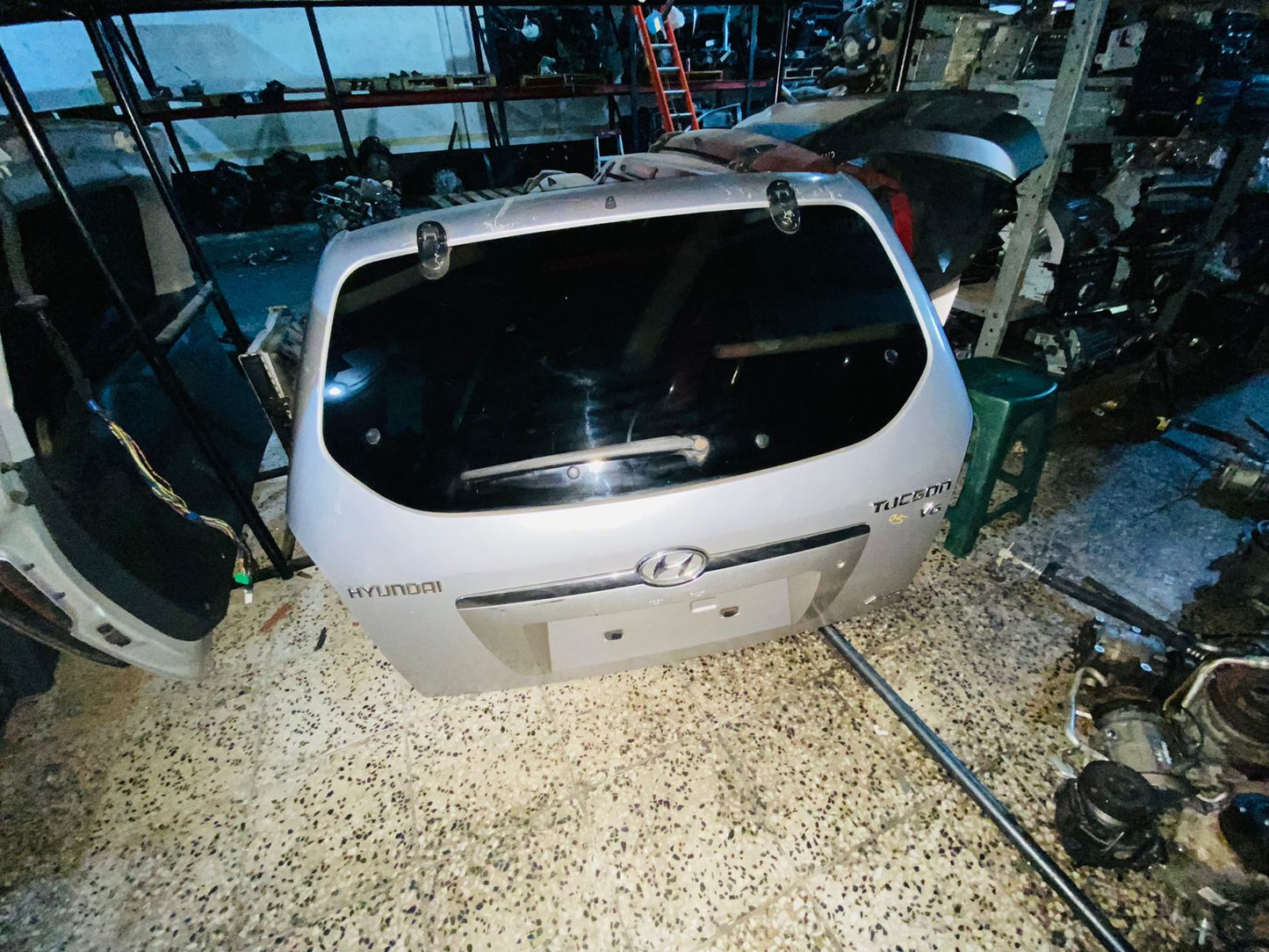 COMPUERTA PARA HYUNDAI TUCSON 2004-2009