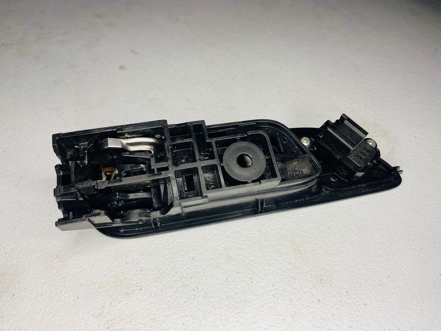 MANECILLA INTERNA DELANTERA IZQUIERDA MAZDA 3 2010-2013